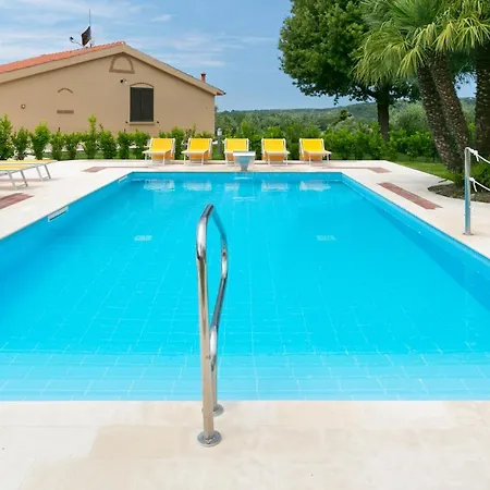 Ligustro Villa Riparbella