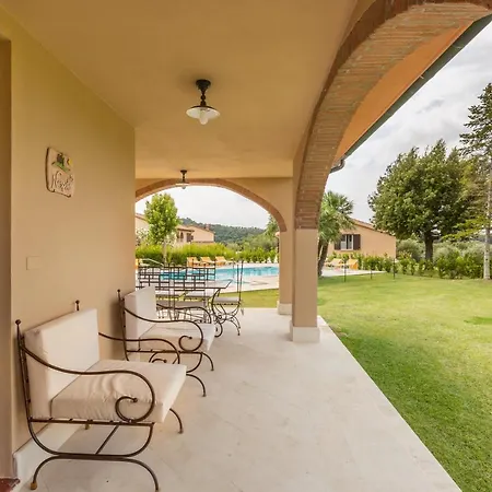 Ligustro Villa Riparbella